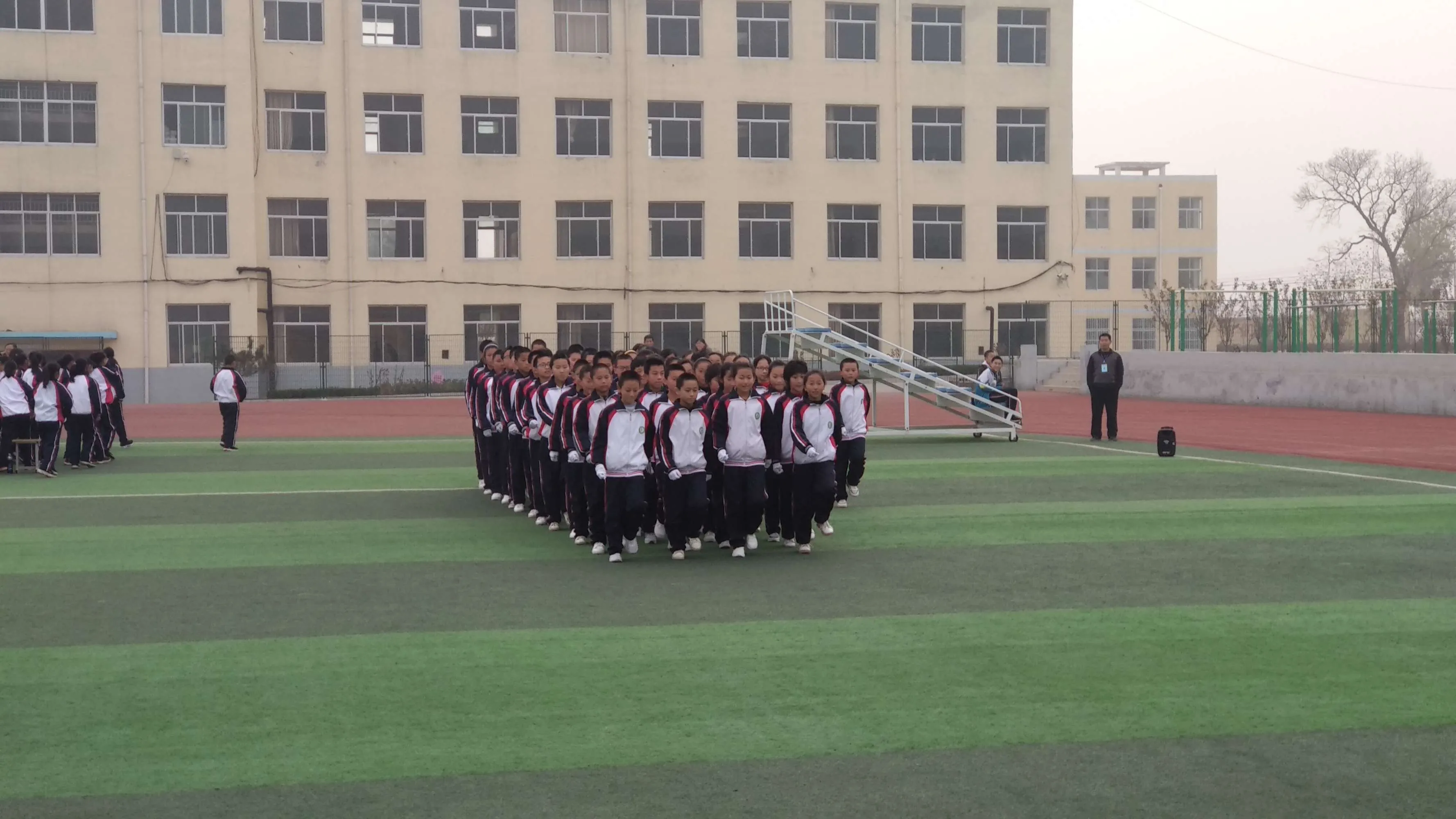 东平县梯门镇中学运动场维修改造项目